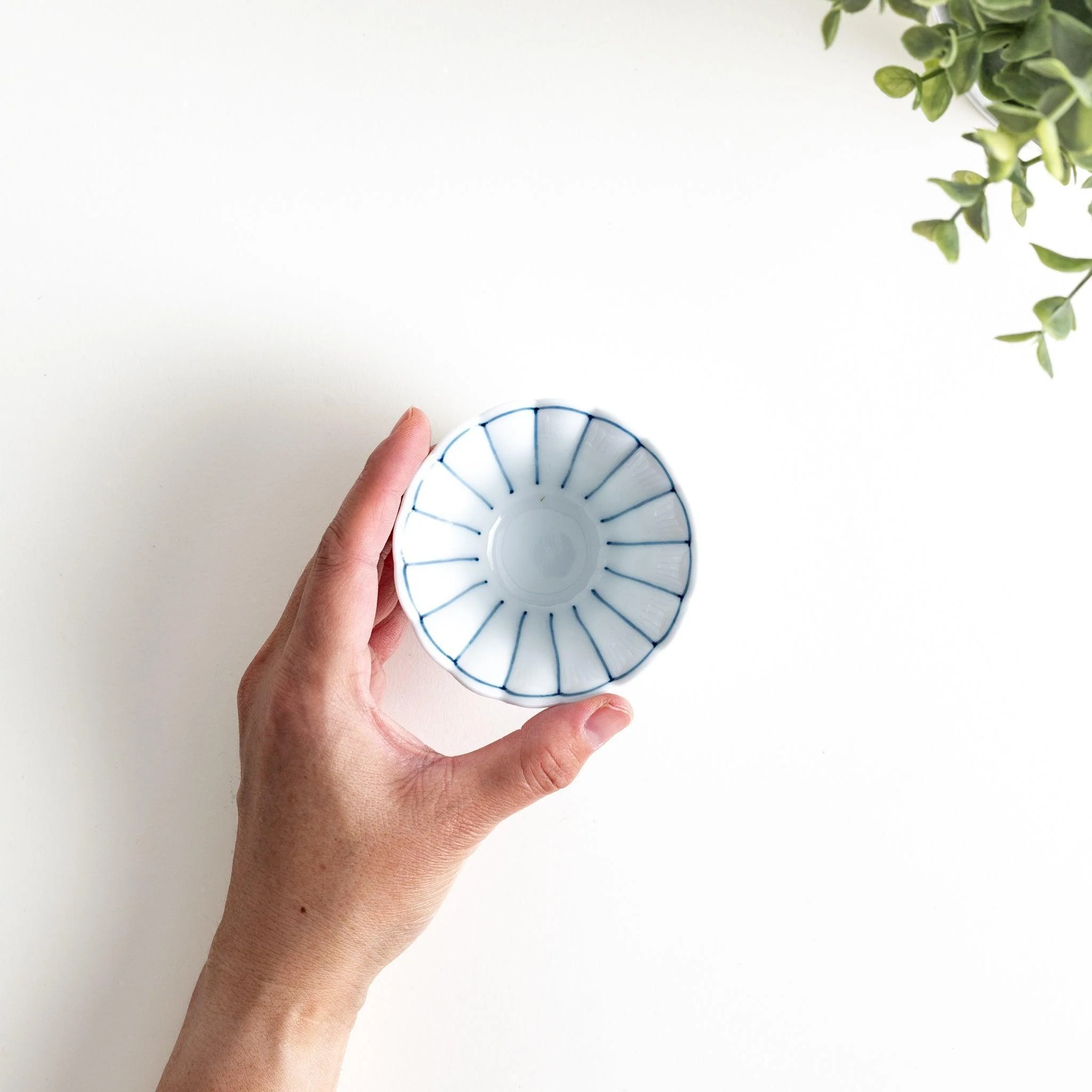 Chrysanthemum Lined Condiment Bowl - Image 10