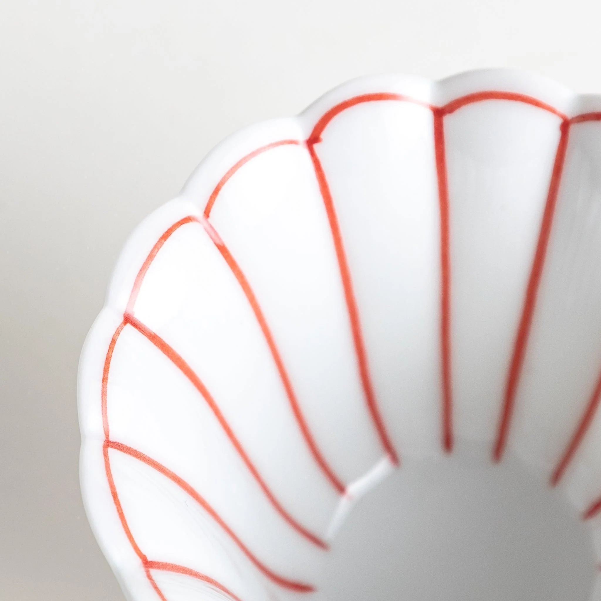 Chrysanthemum Lined Condiment Bowl - Image 4