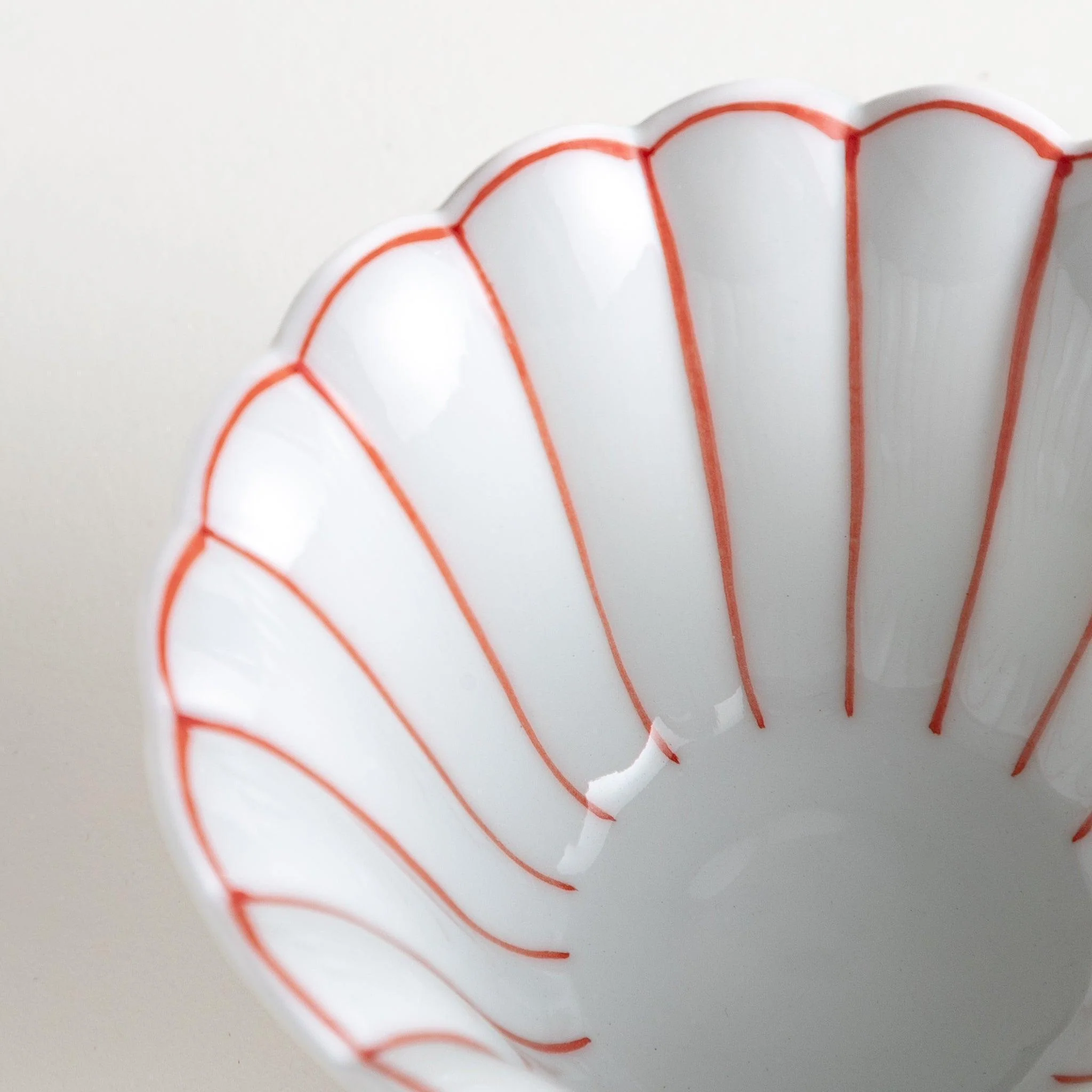 Chrysanthemum Lined Dessert Bowl - Image 5