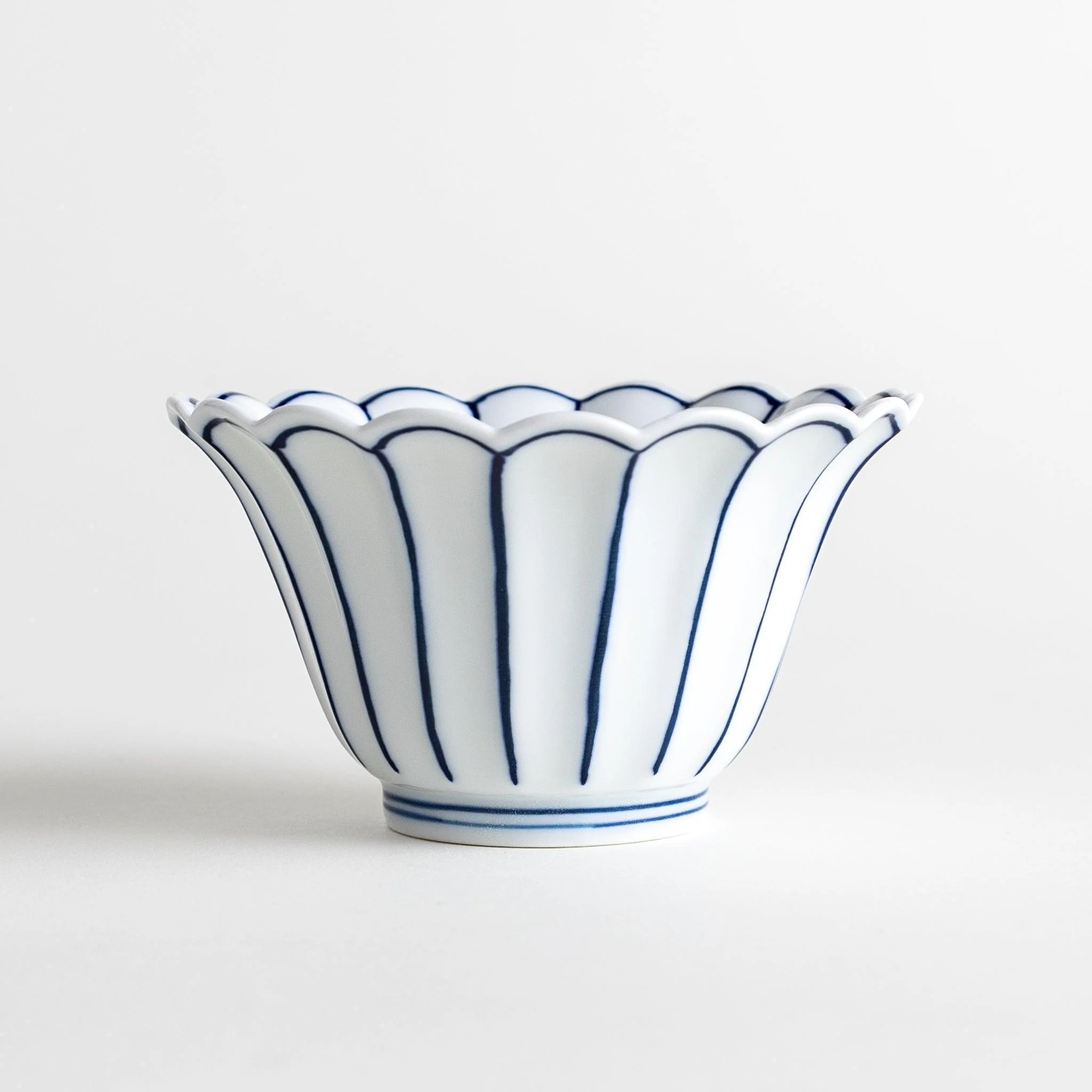 Chrysanthemum Lined Dessert Bowl - Image 8