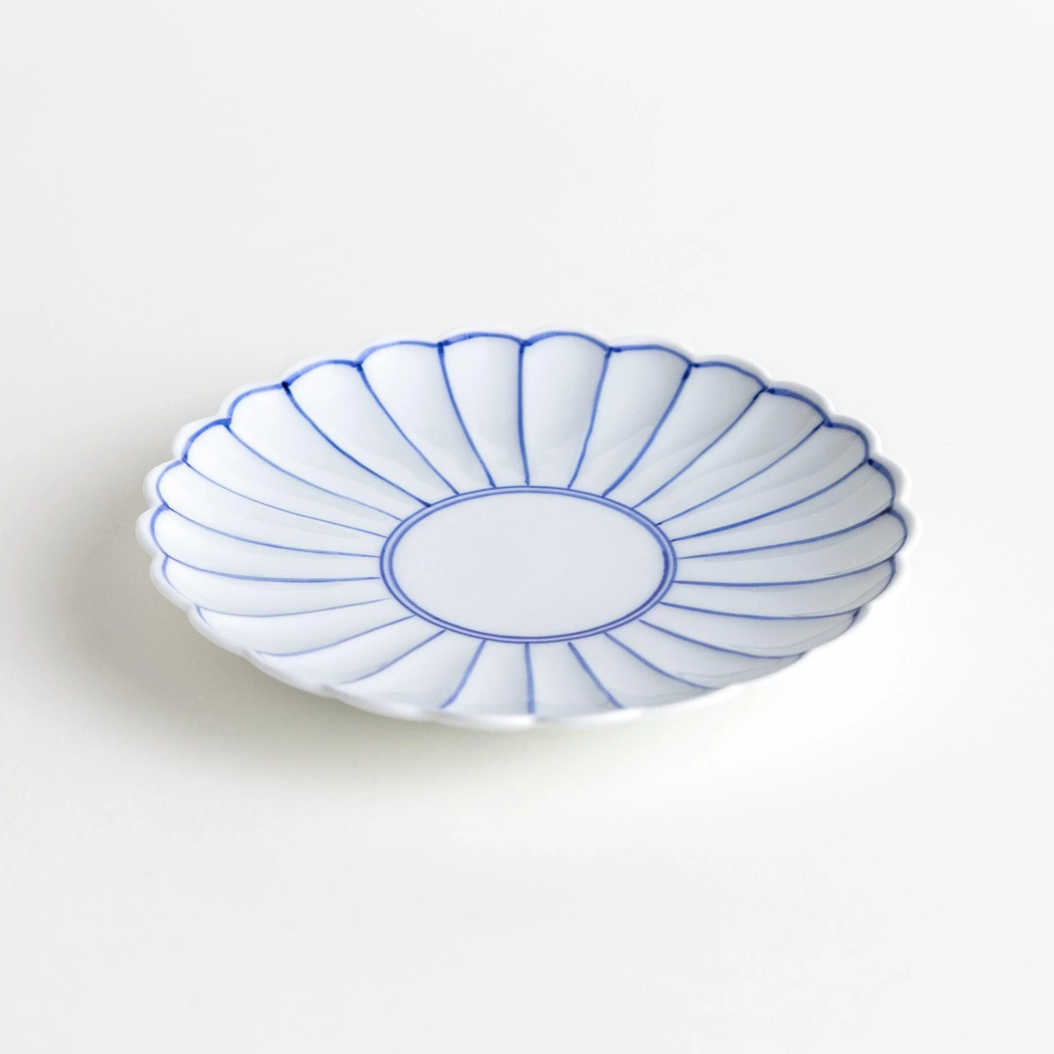 Chrysanthemum Lined Salad Plate - Image 3