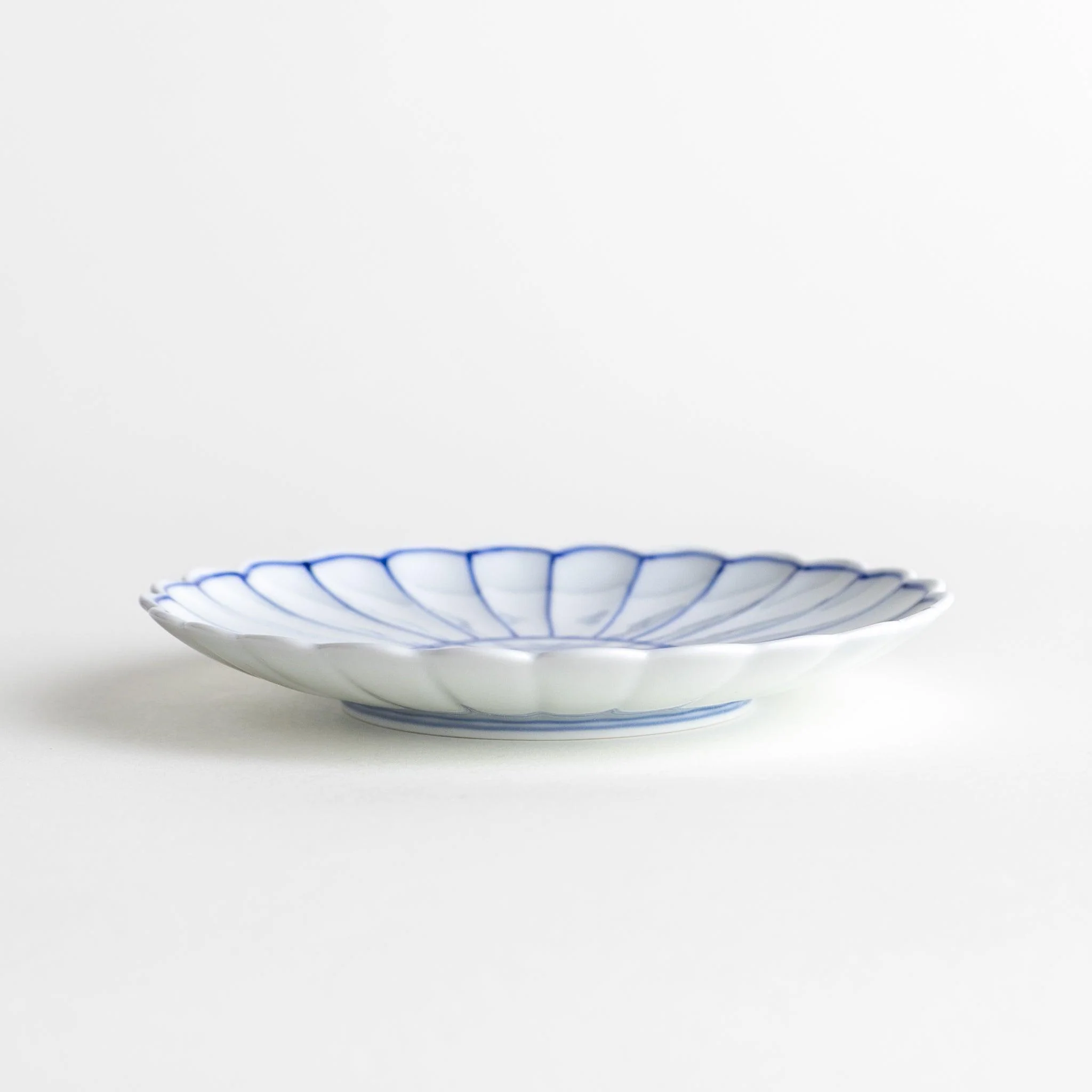 Chrysanthemum Lined Salad Plate - Image 4