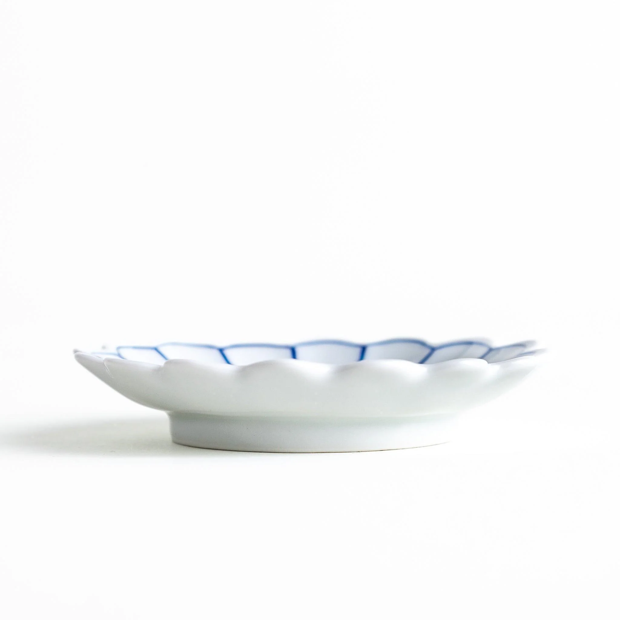 Chrysanthemum Pattern Sauce Dish - Image 10