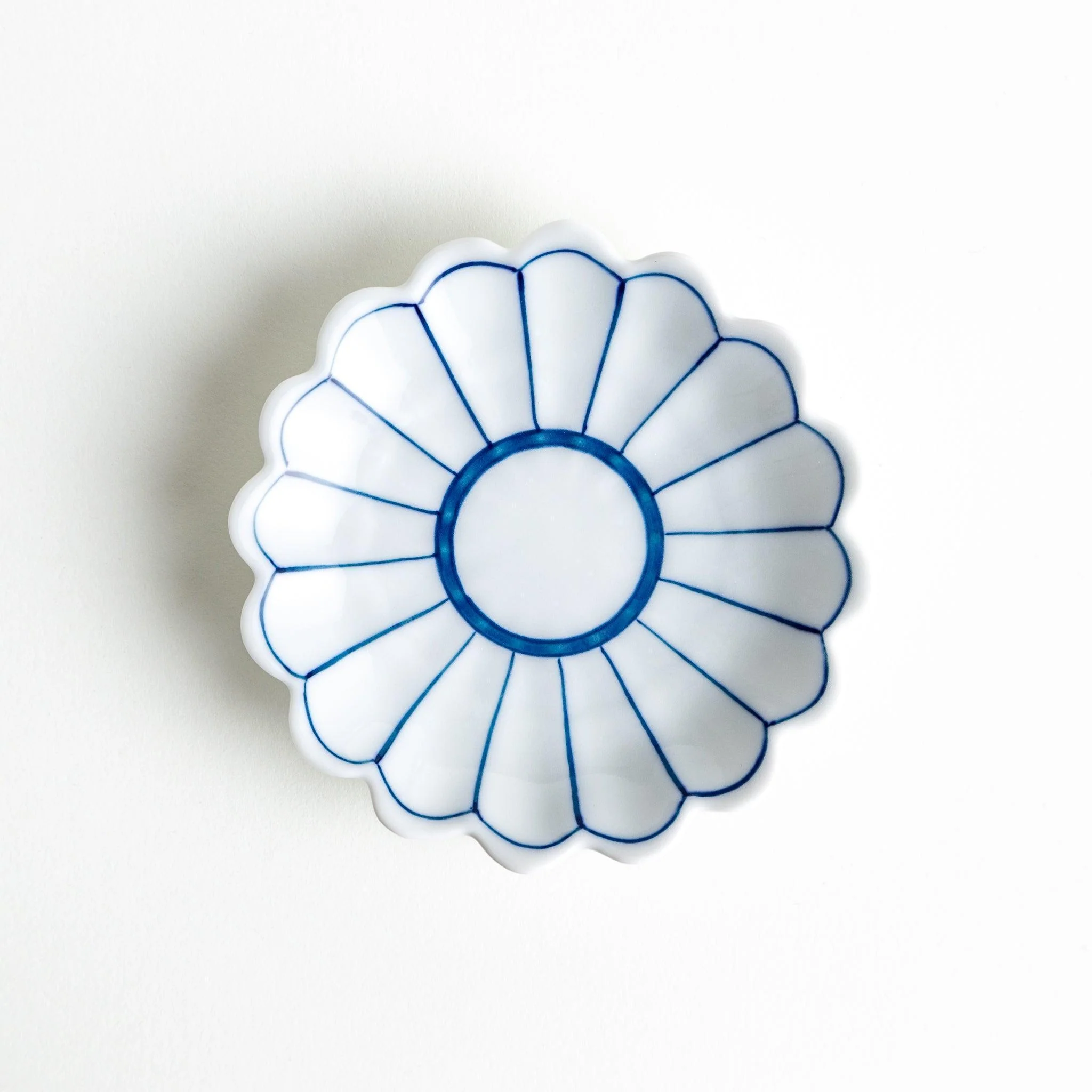 Chrysanthemum Pattern Sauce Dish - Image 7
