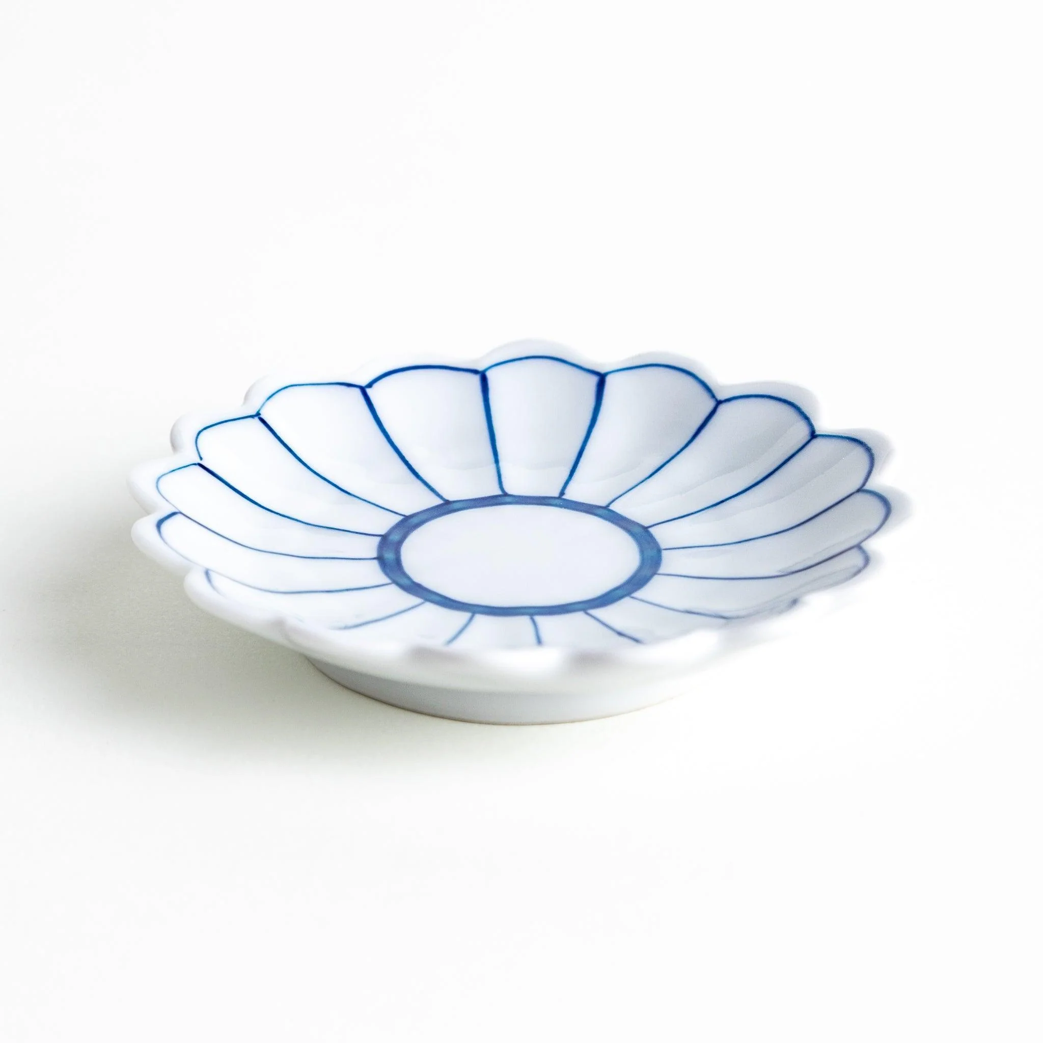Chrysanthemum Pattern Sauce Dish - Image 9