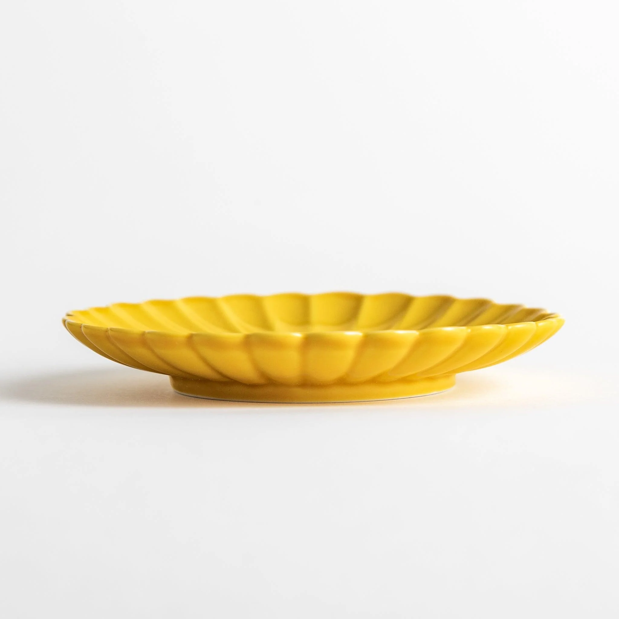 Chrysanthemum Scalloped Sauce Dish - Image 7