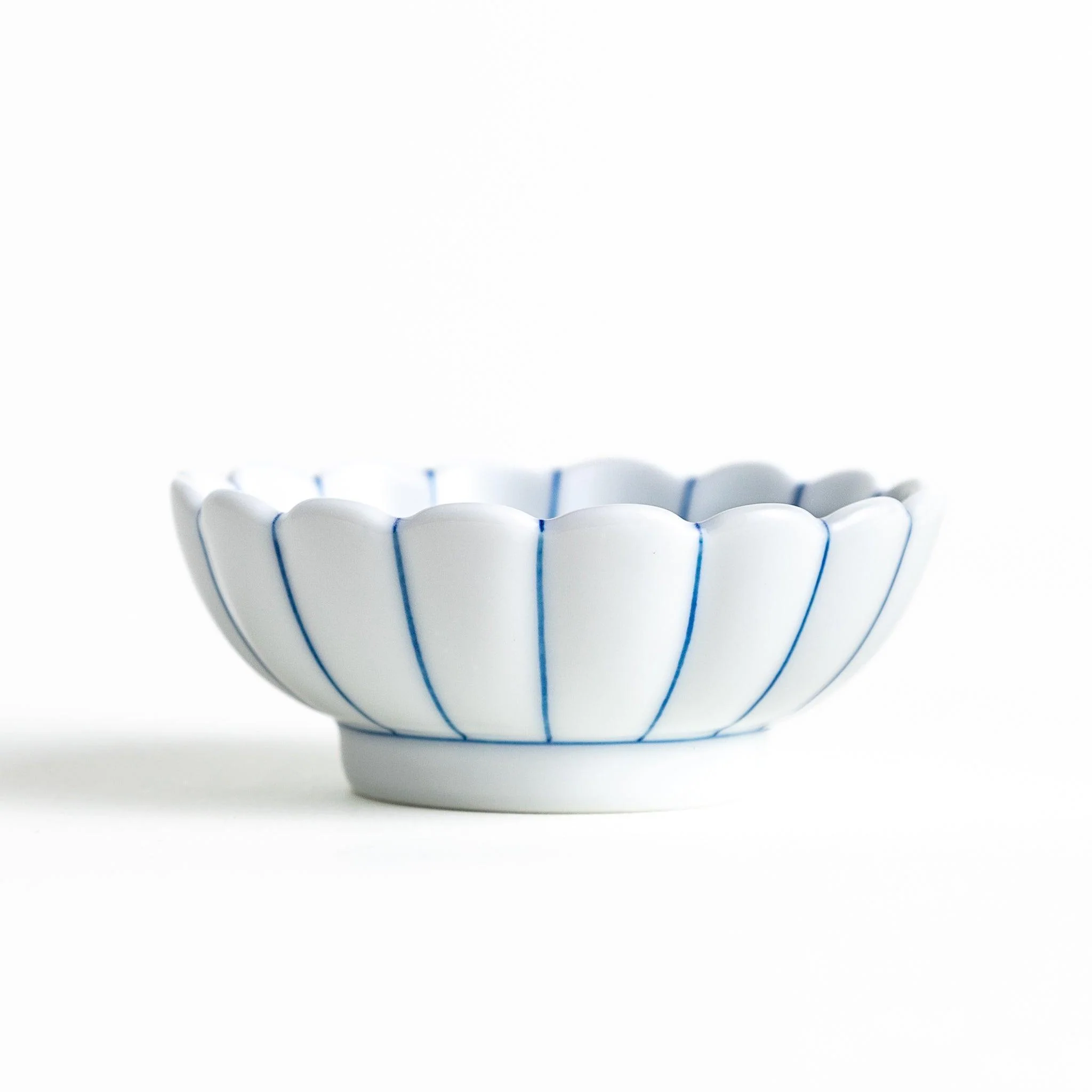 Chrysanthemum Wave Condiment Bowl - Image 10
