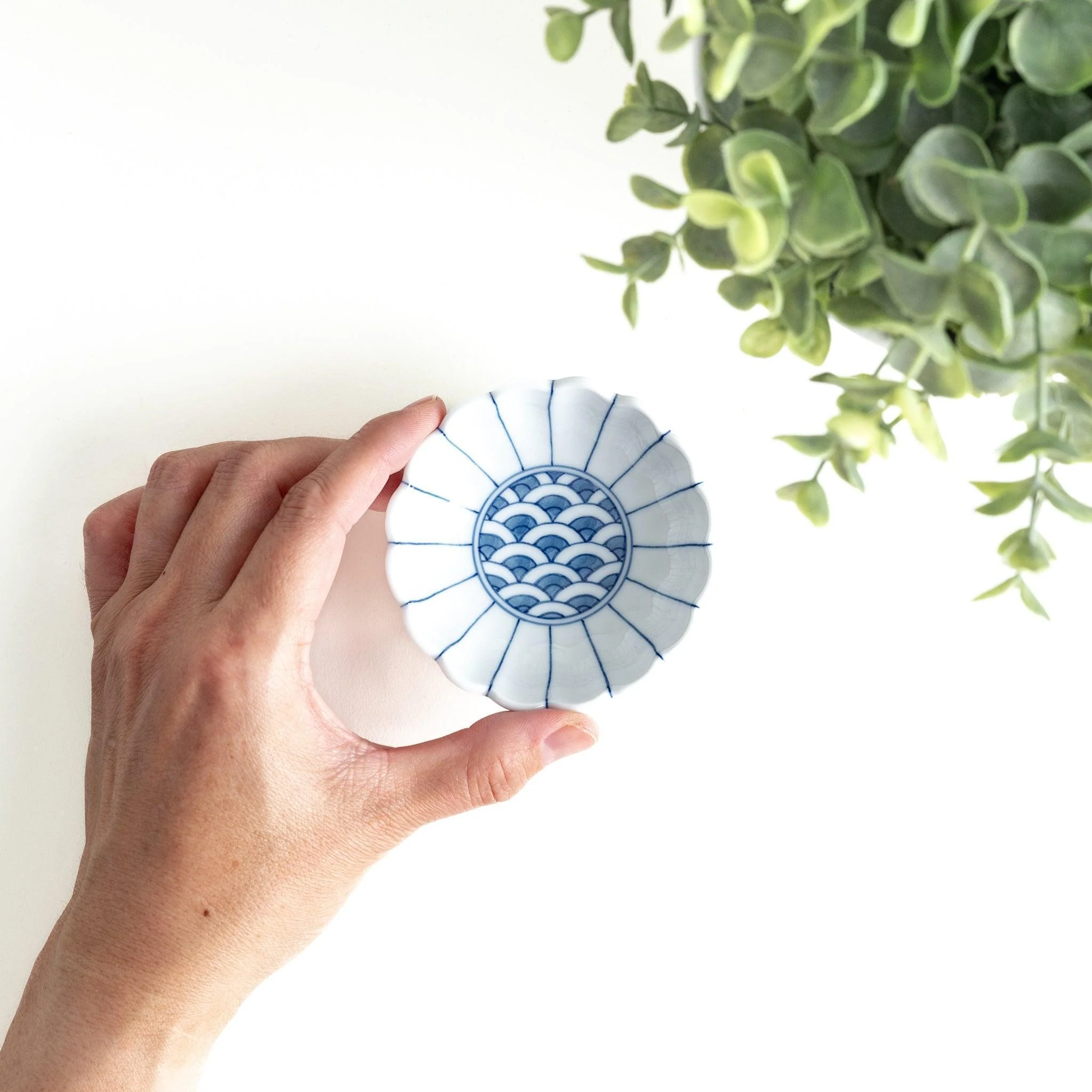 Chrysanthemum Wave Condiment Bowl - Image 8