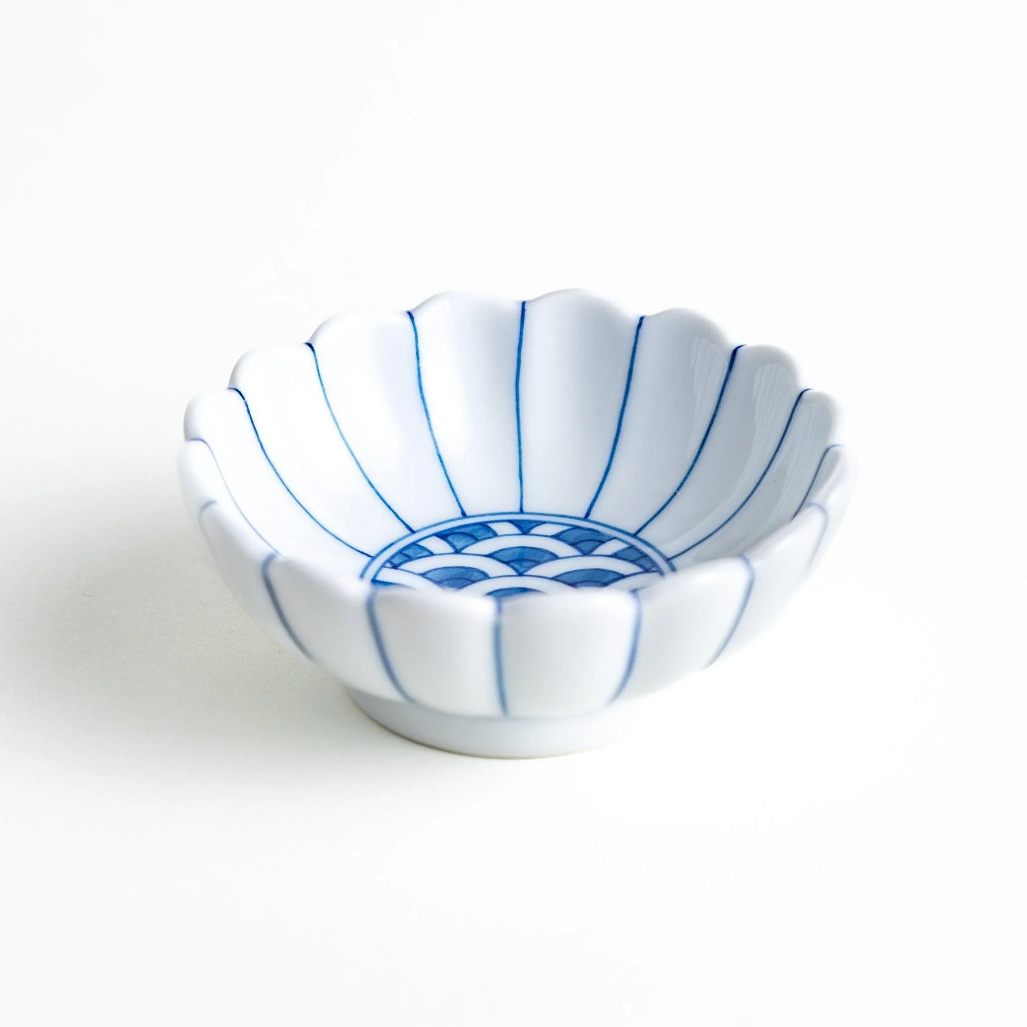 Chrysanthemum Wave Condiment Bowl - Image 9