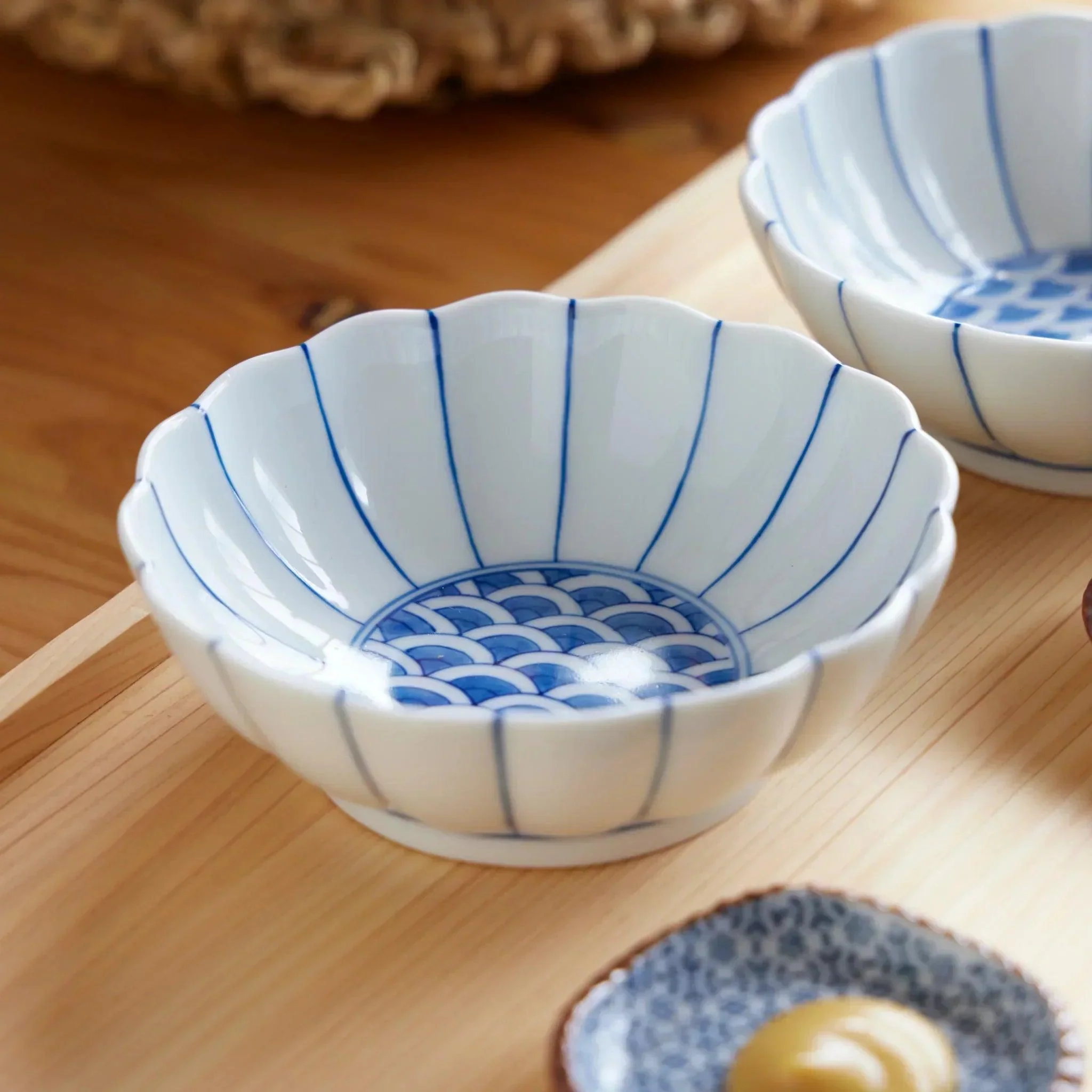Chrysanthemum Wave Dessert Bowl - Image 10