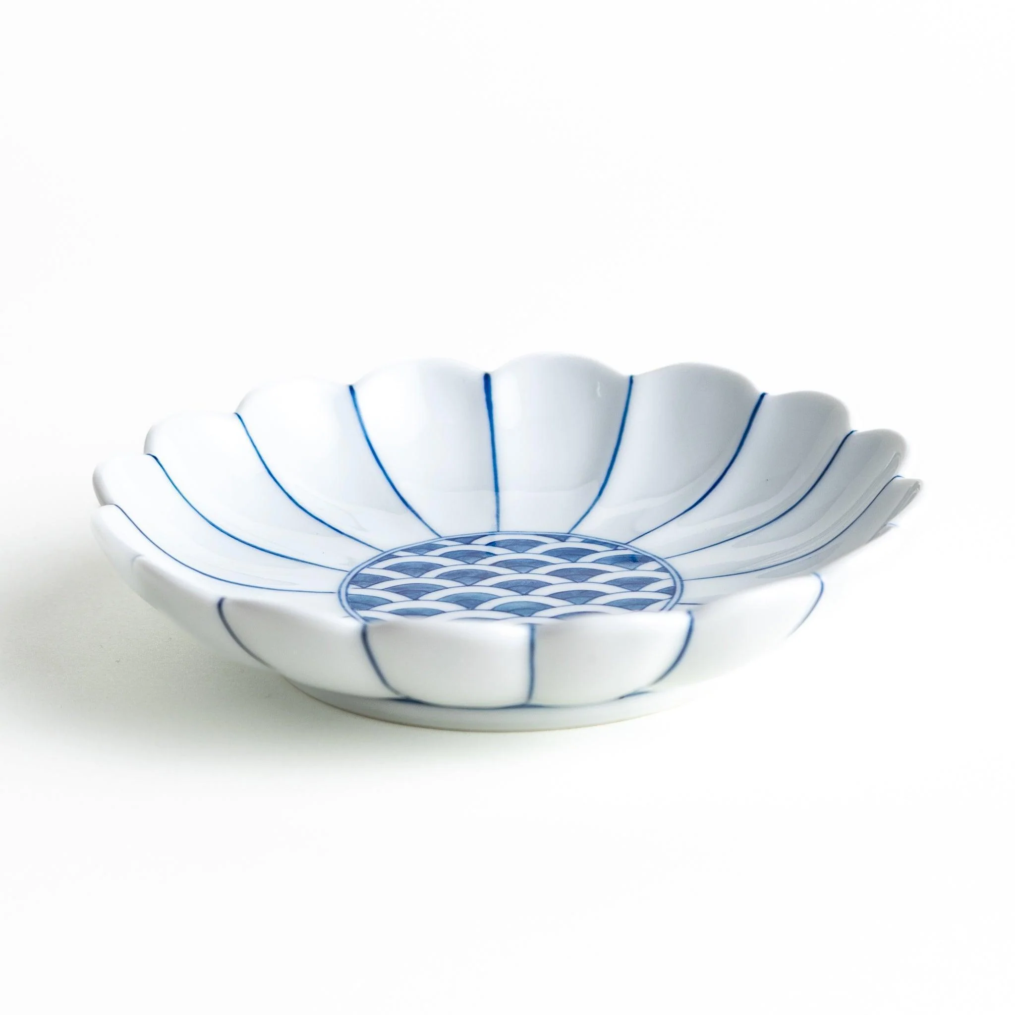 Chrysanthemum Wave Dessert Plate - Image 10