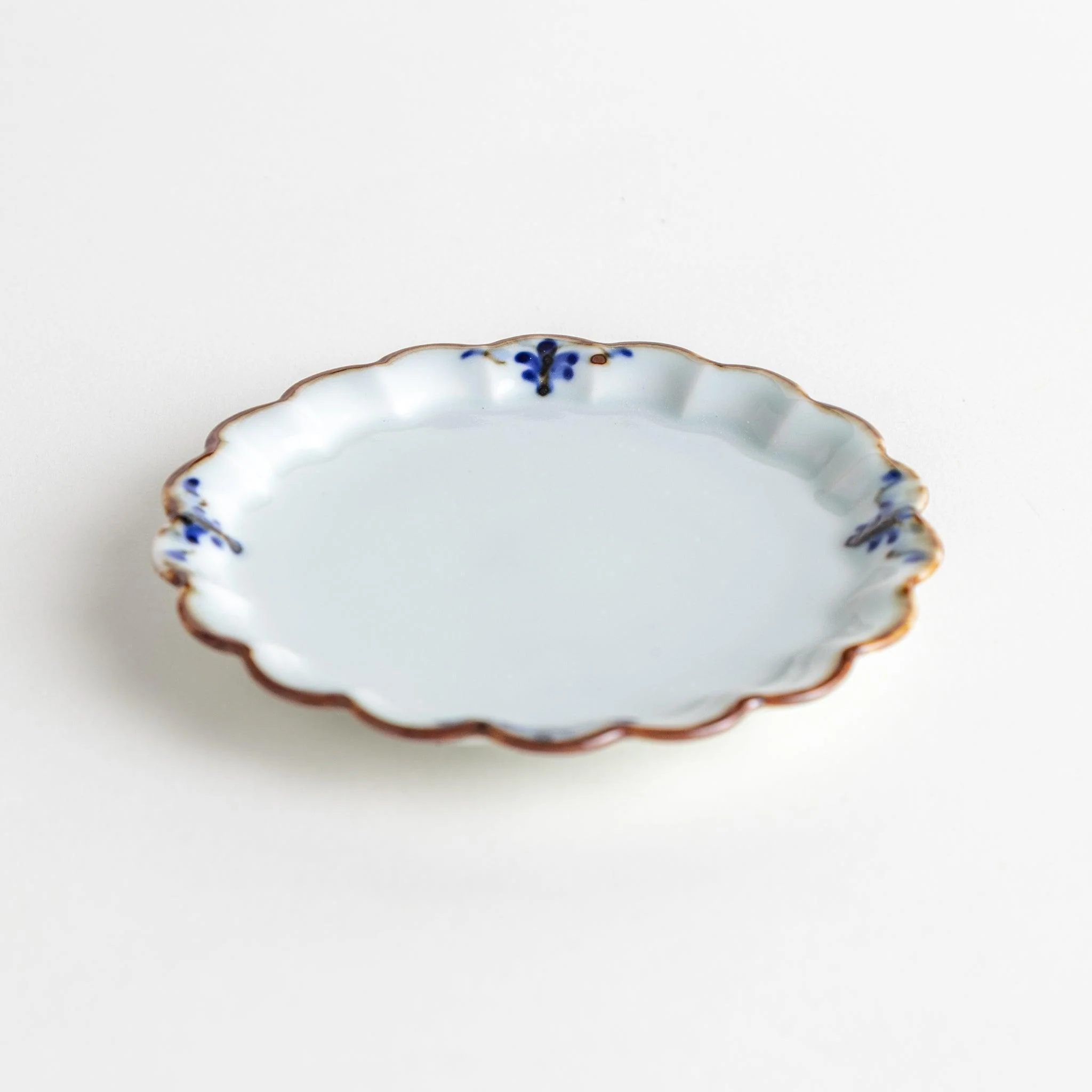 Floral Leaves Scalloped Sauce Dish - Image 3