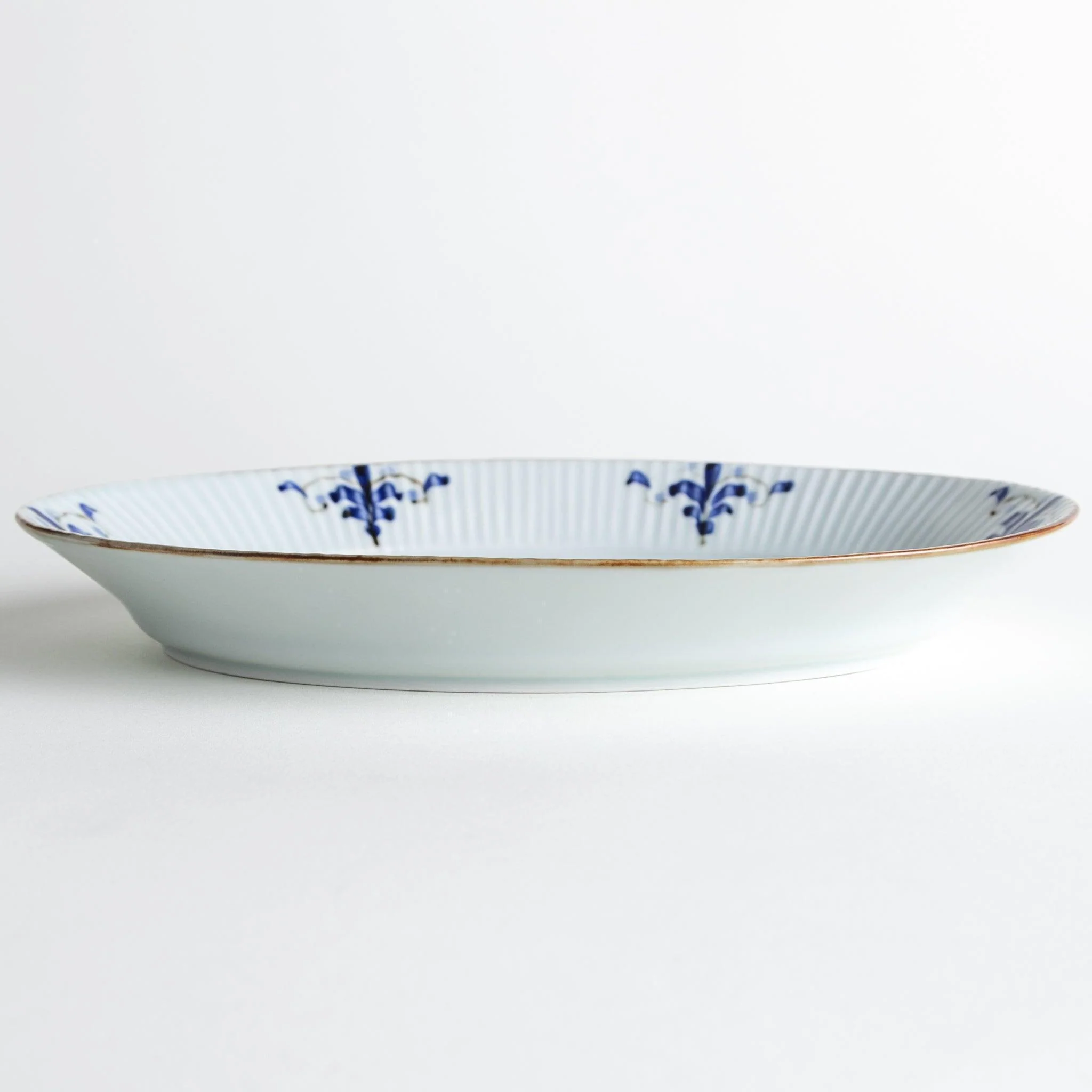 Floral Leaves Ridged Oval Dinner Plate - Image 5