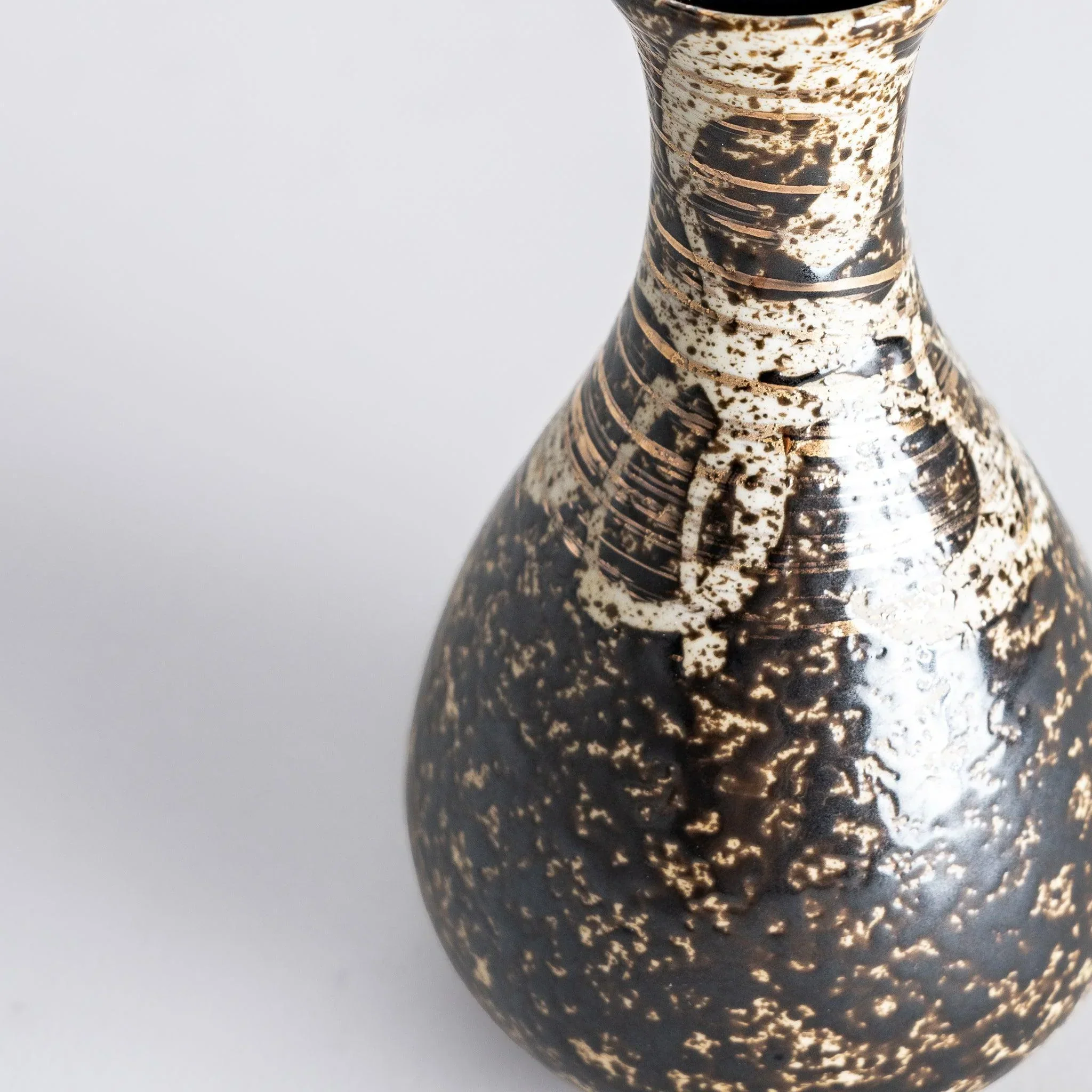 Gold Rustic Finish Sake Flask - Image 4