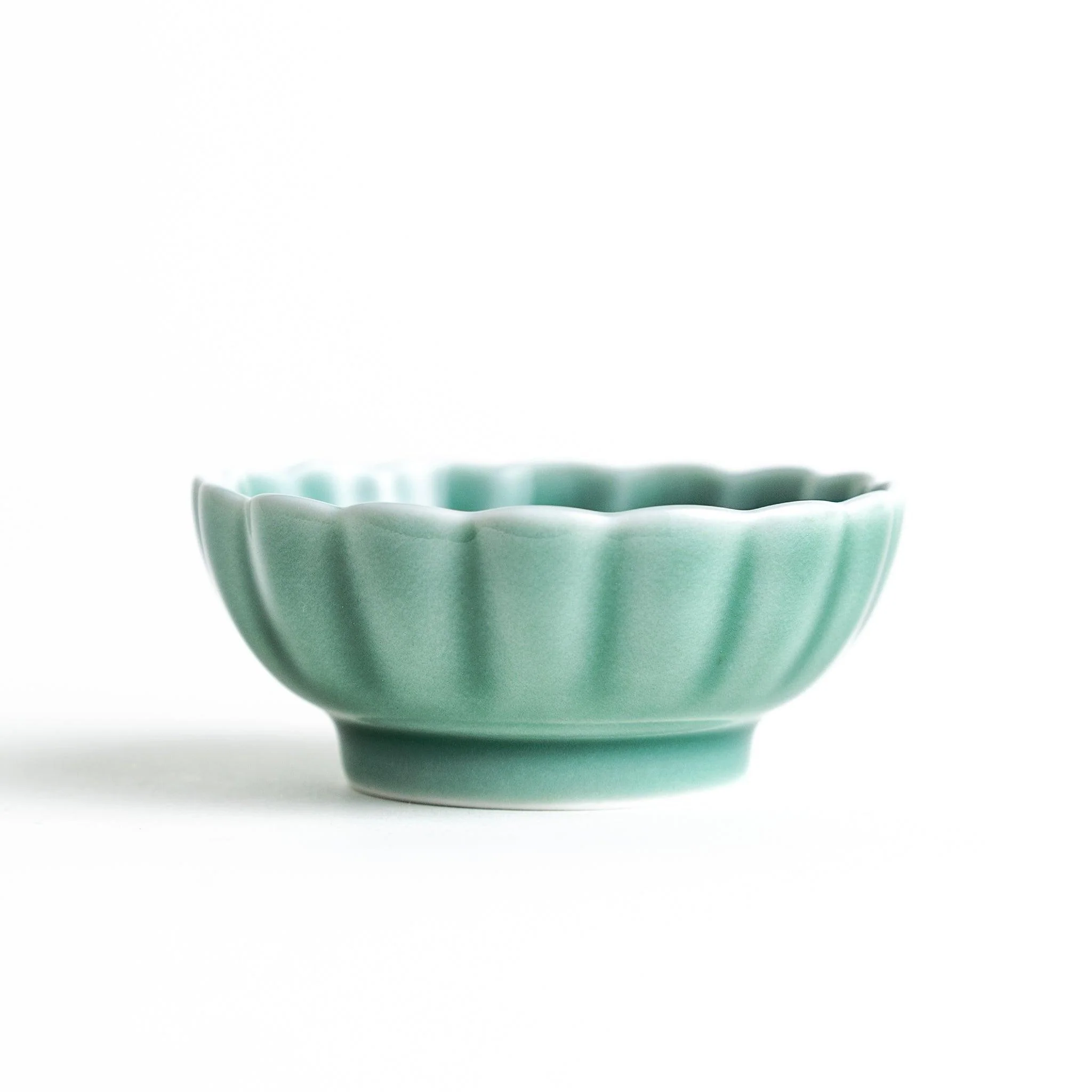 Green Chrysanthemum Wave Condiment Bowl - Image 4