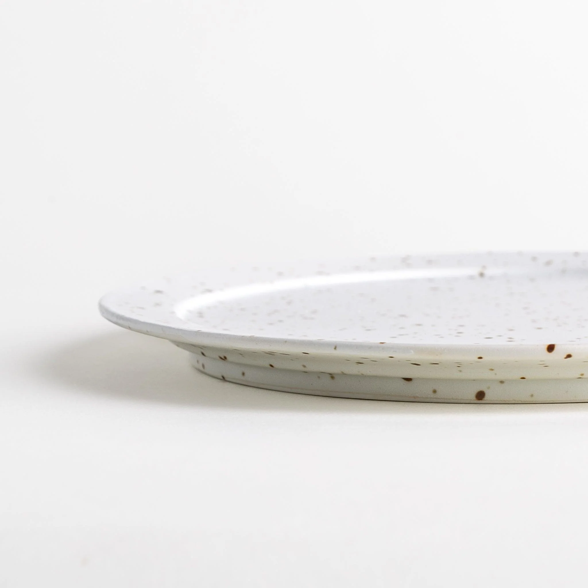 Modern Rim Dinner Plate - Image 4