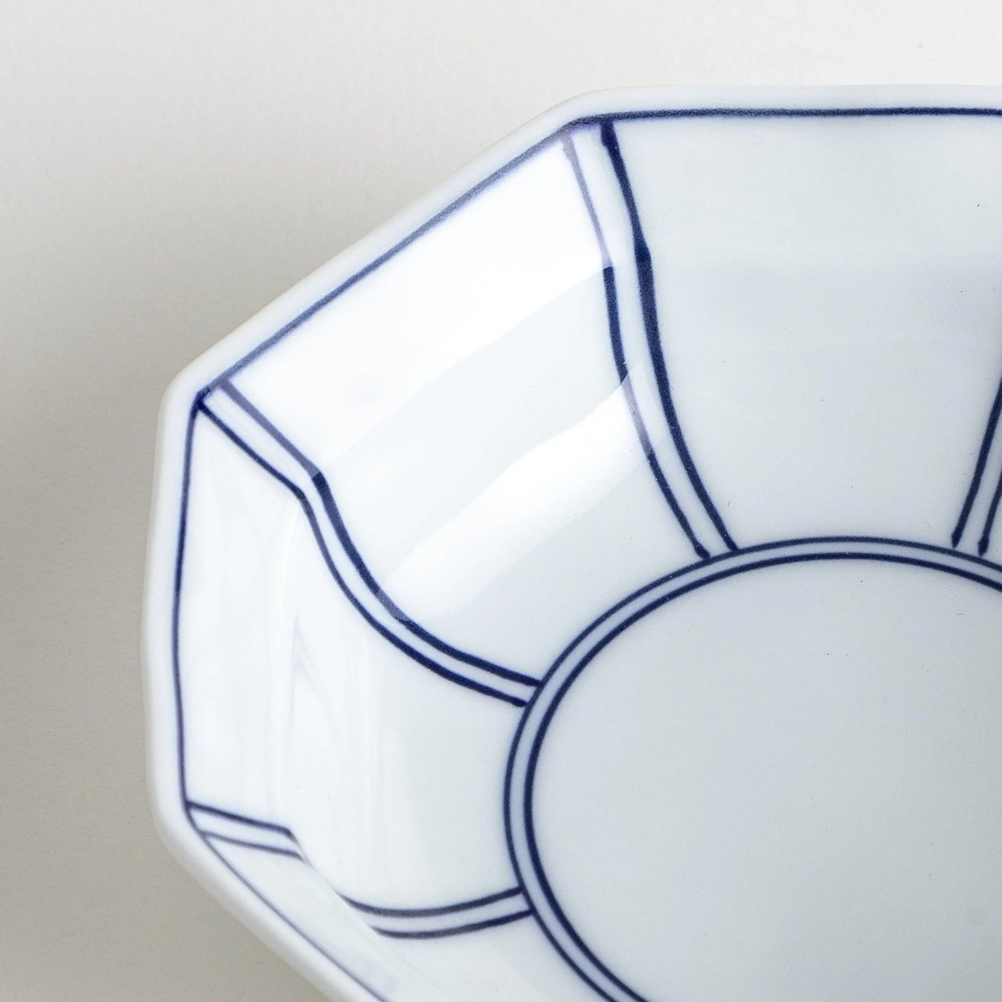 Octagon Framed Line Dessert Bowl - Image 4