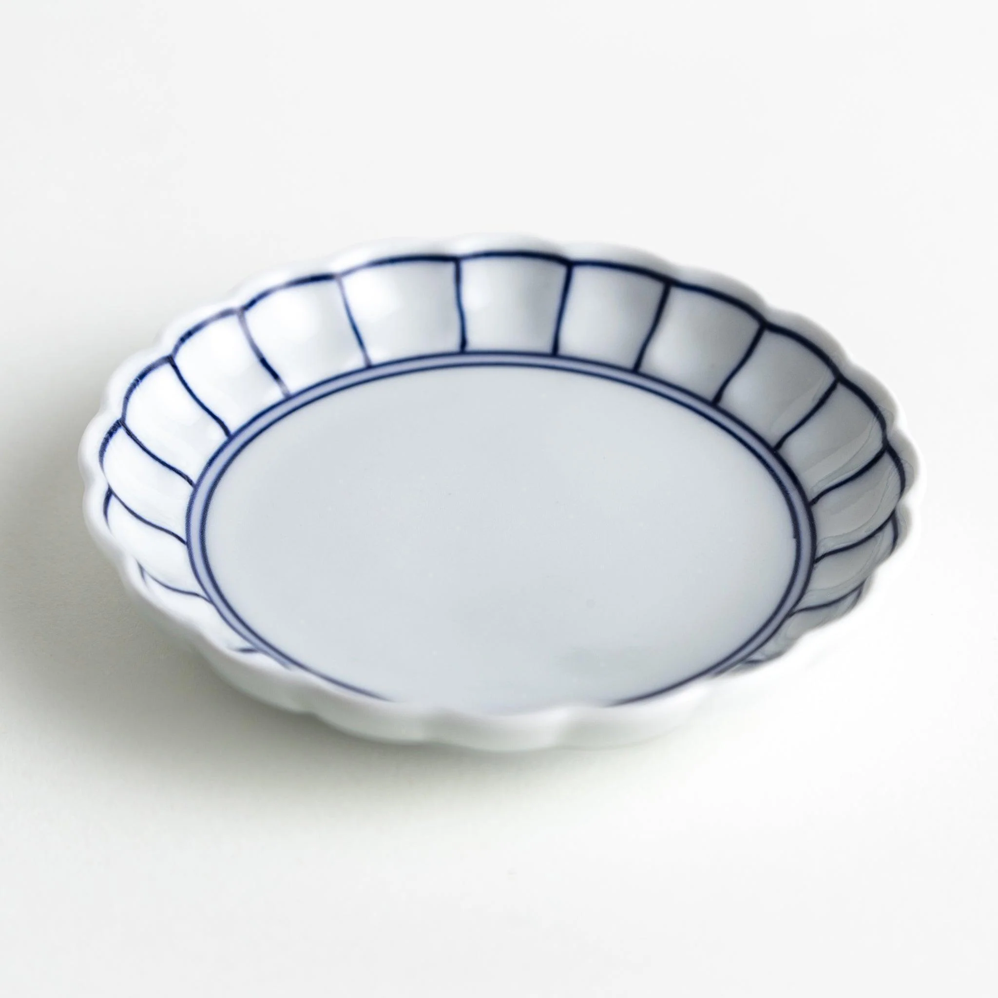 Scalloped Edge Sauce Dish - Image 4