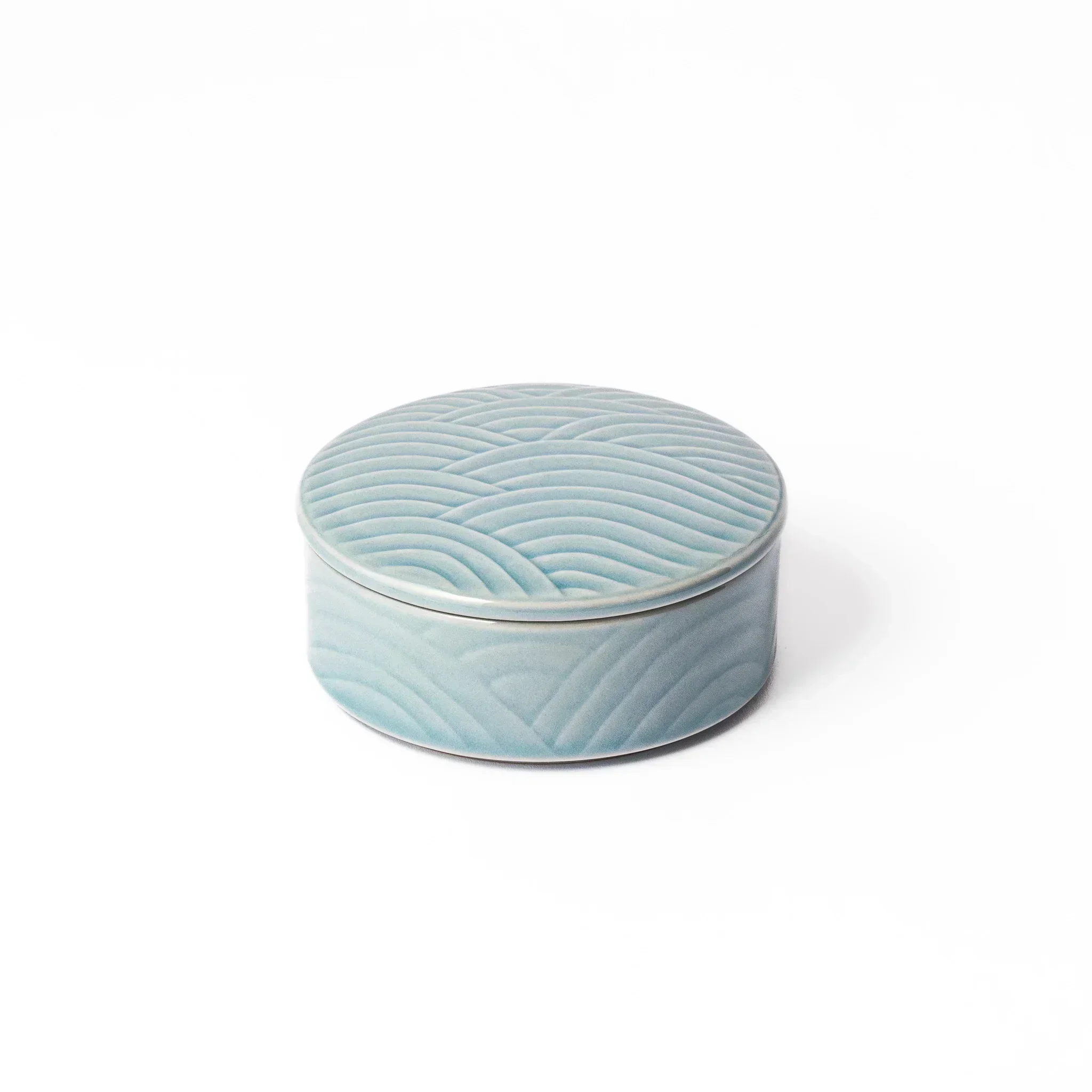 Stackable Japanese Wave Porcelain Bowls - Image 19