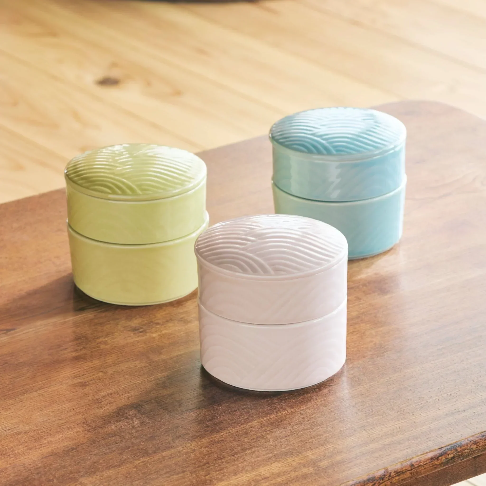 Stackable Japanese Wave Porcelain Bowls - Image 4