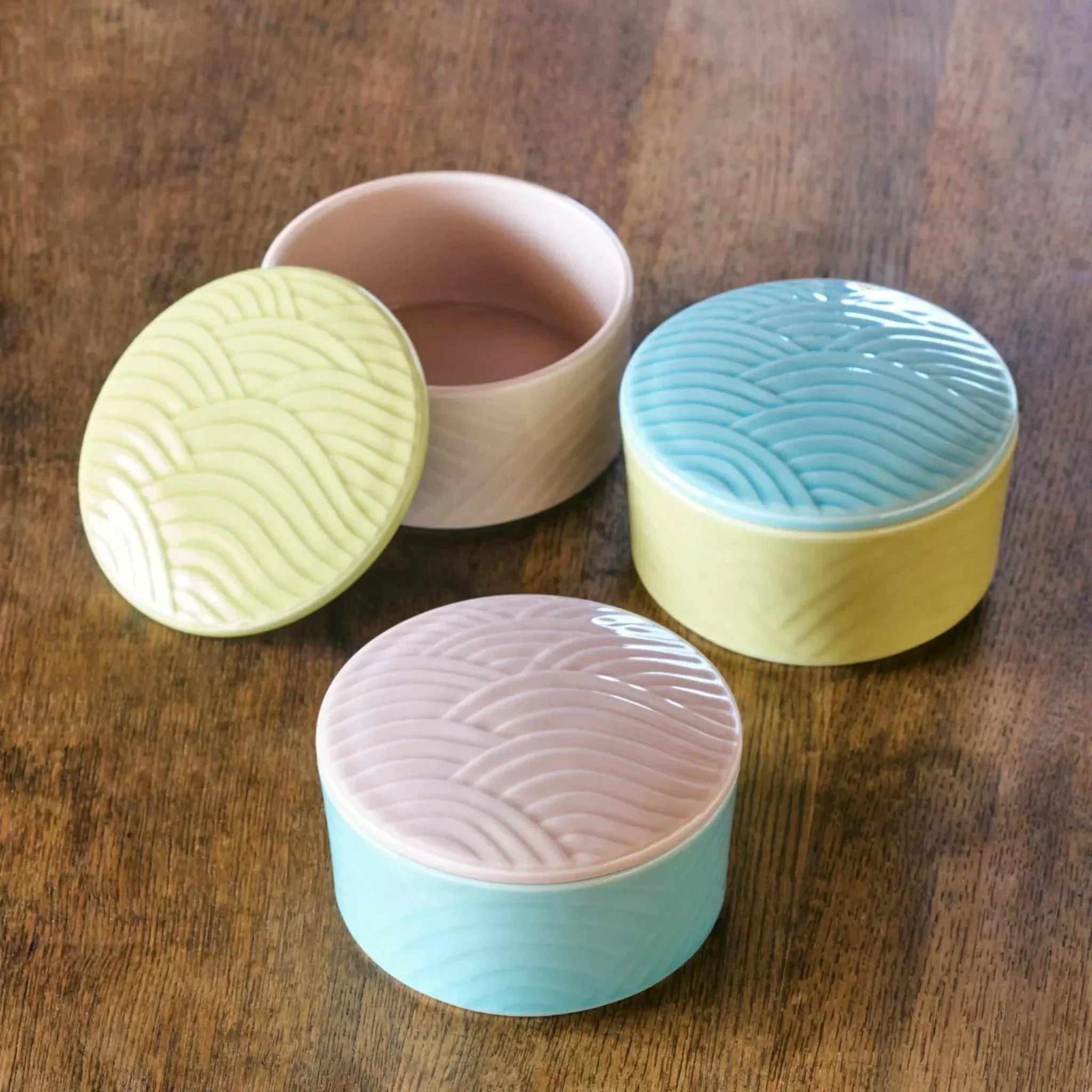 Stackable Japanese Wave Porcelain Bowls - Image 5