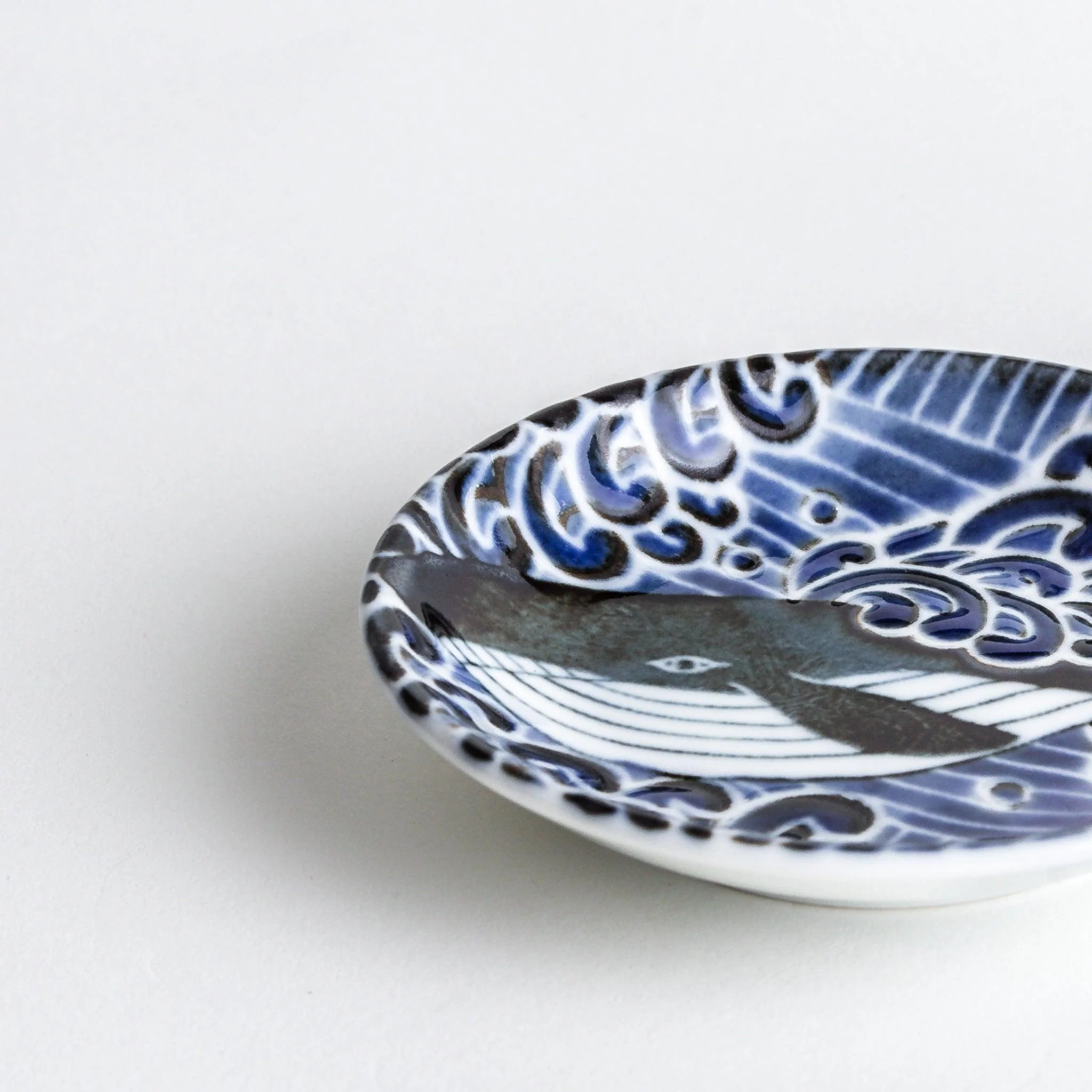 White Wave Whale Sauce Dish - Image 3