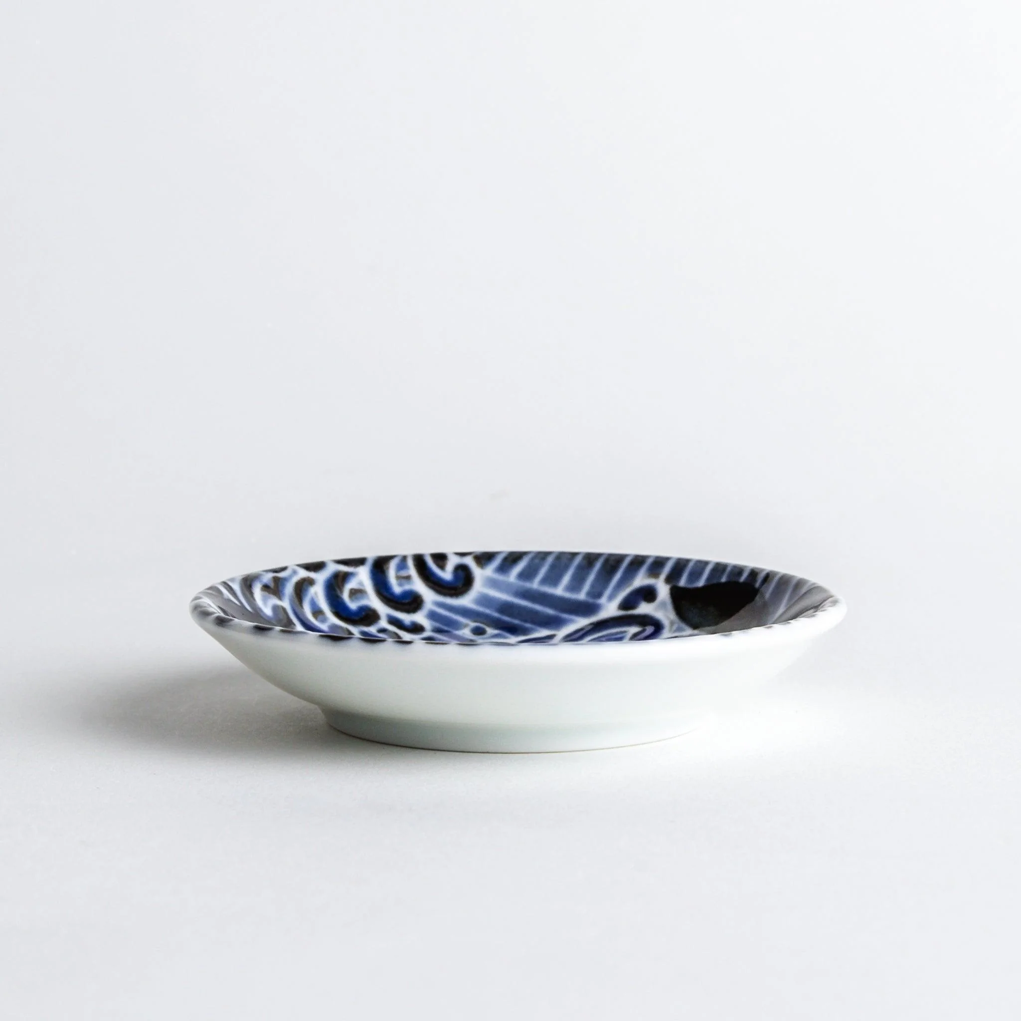 White Wave Whale Sauce Dish - Image 4